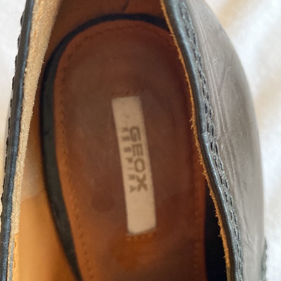 Geox respirara ‘brogue-type’ women’s.‎ Good shape but have been worn. - Picture 2 of 6